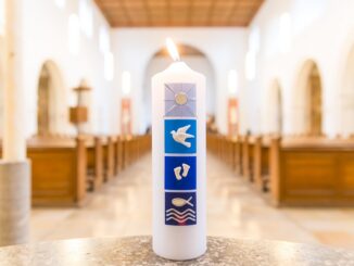 taufurkunde: offizieller nachweis der taufe mit wichtigen informationen wie name, taufdatum und taufpfarrei.